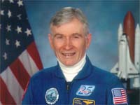 Legendary Astronaut John Young to Receive Hill Award