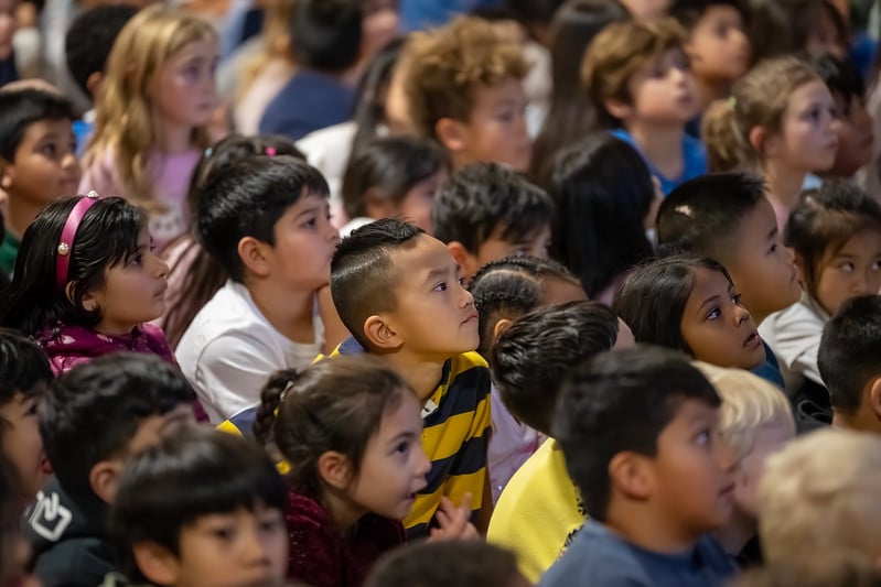 kids_watching_movie